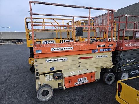 2018 JLG 3246ES Scissor Lift 30-35' Electric 46-48" Wide