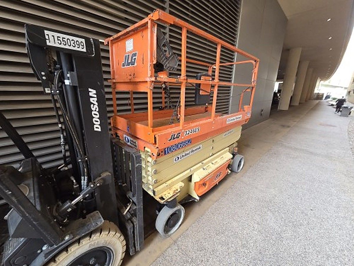 JLG 3246ES photo 9