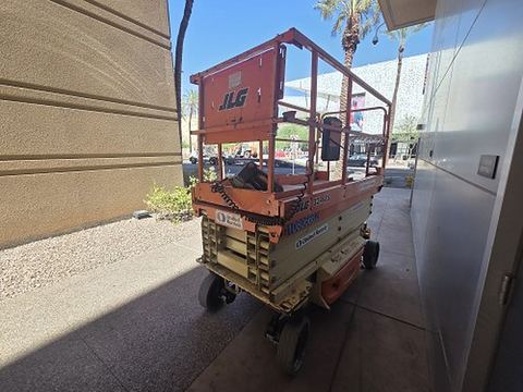 2018 JLG 3246ES Scissor Lift 30-35' Electric 46-48" Wide