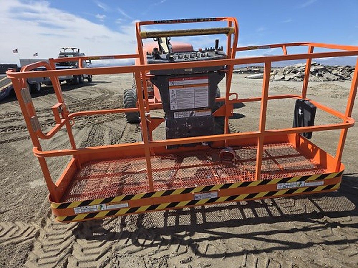 JLG 400S photo 6