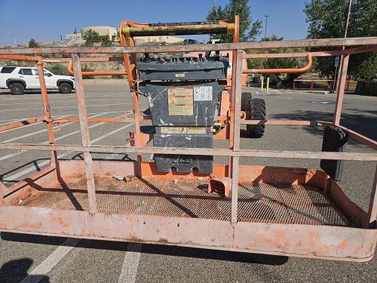 JLG 400S photo 11