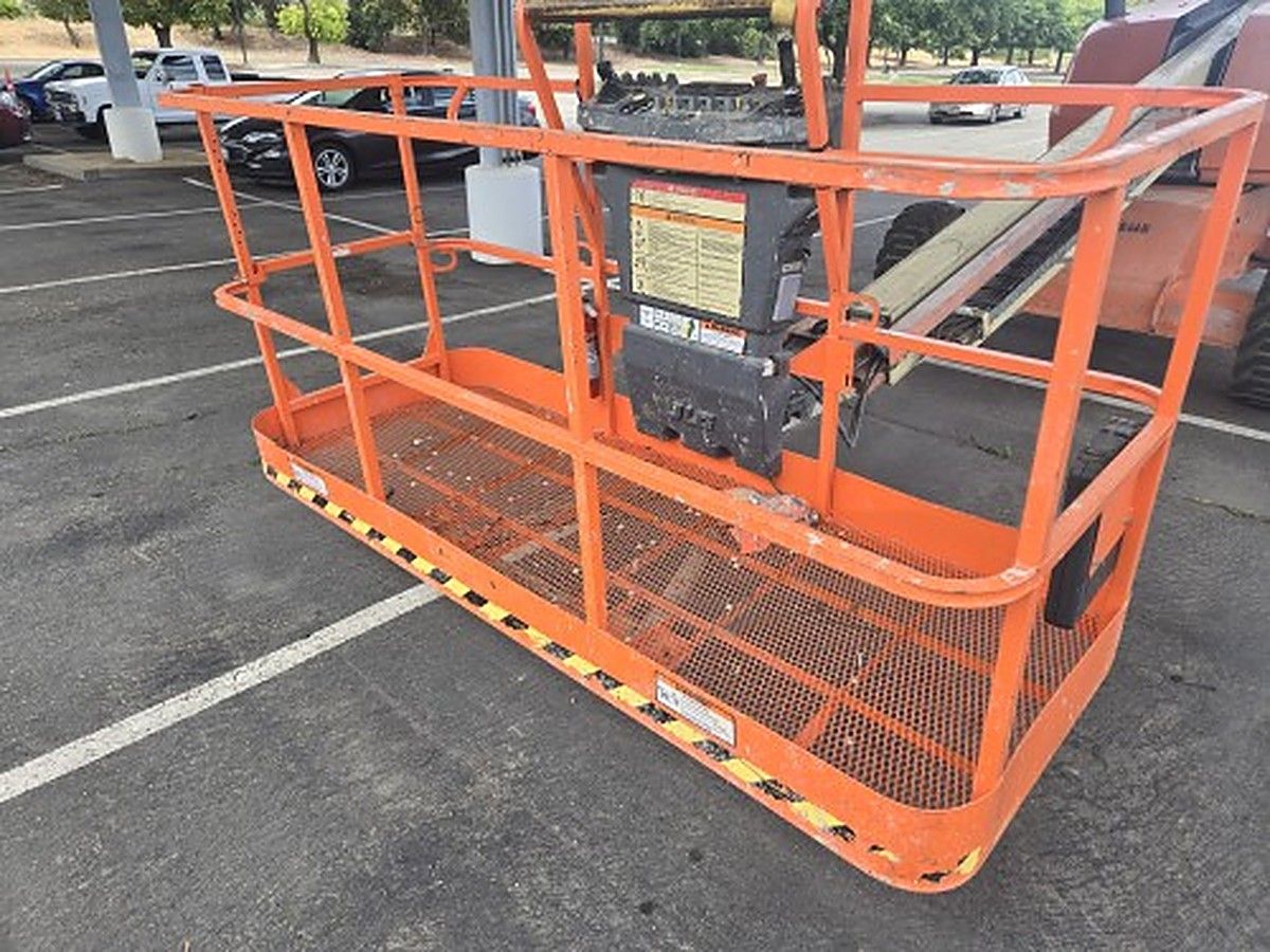 JLG 400S photo 9