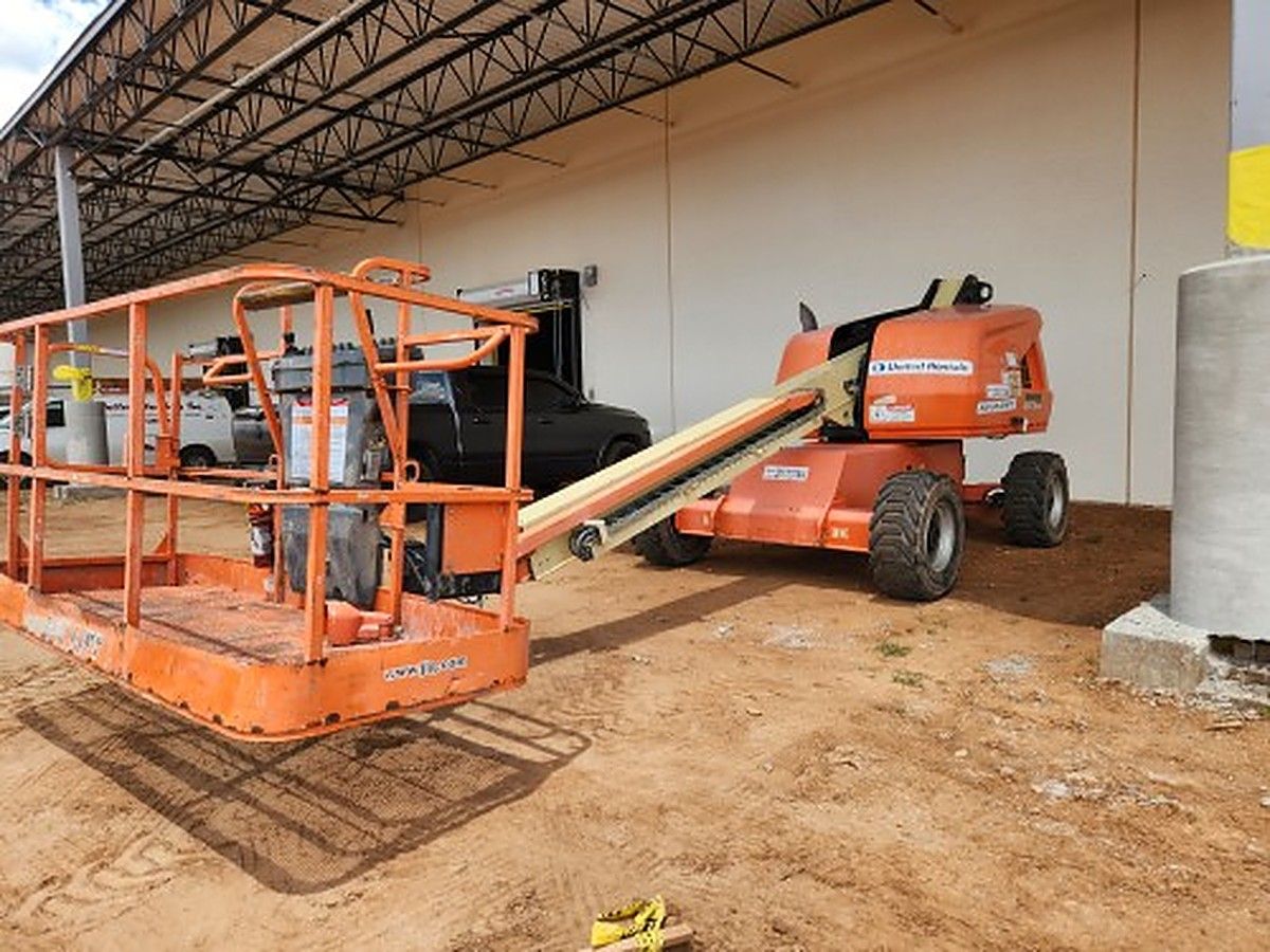 JLG 400S photo 12