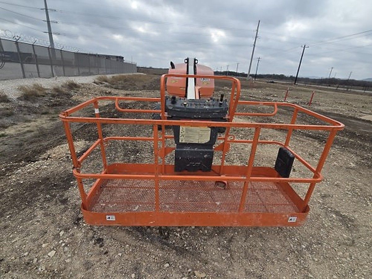 JLG 400S photo 4