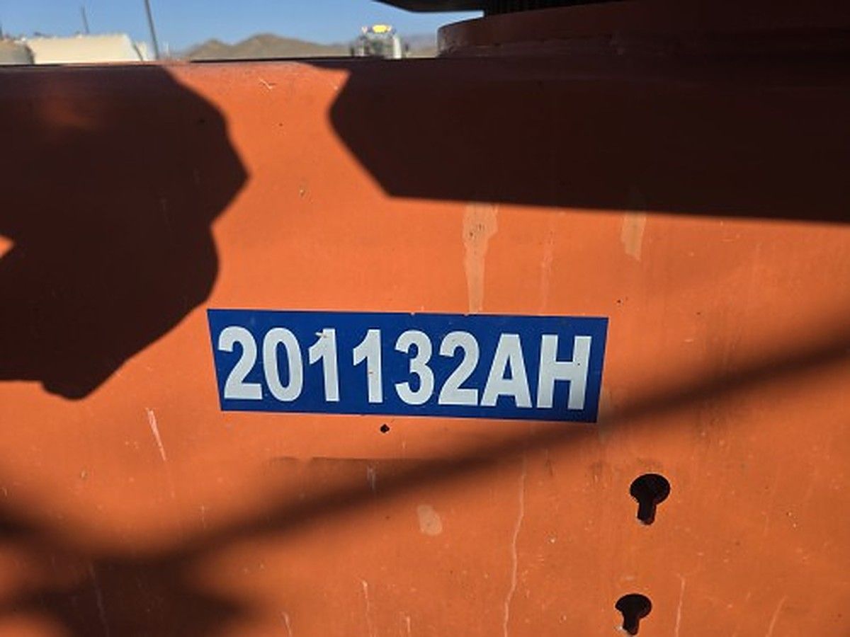 JLG 400S photo 5