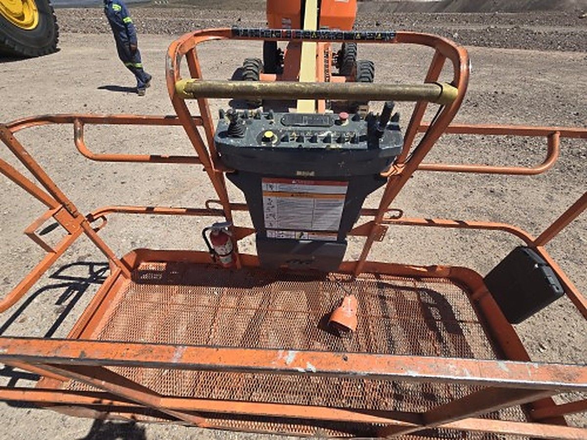 JLG 400S photo 7