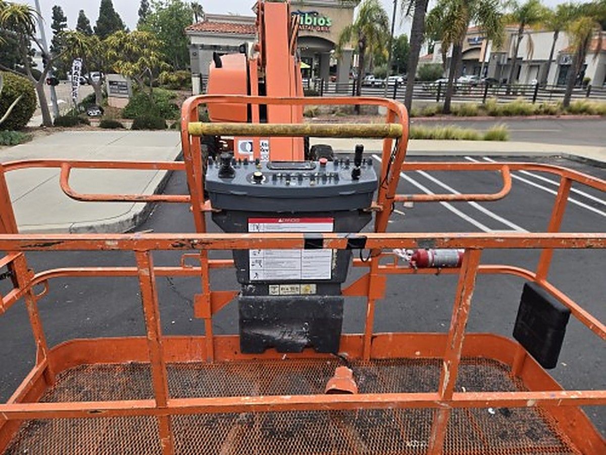 JLG 460SJ photo 9