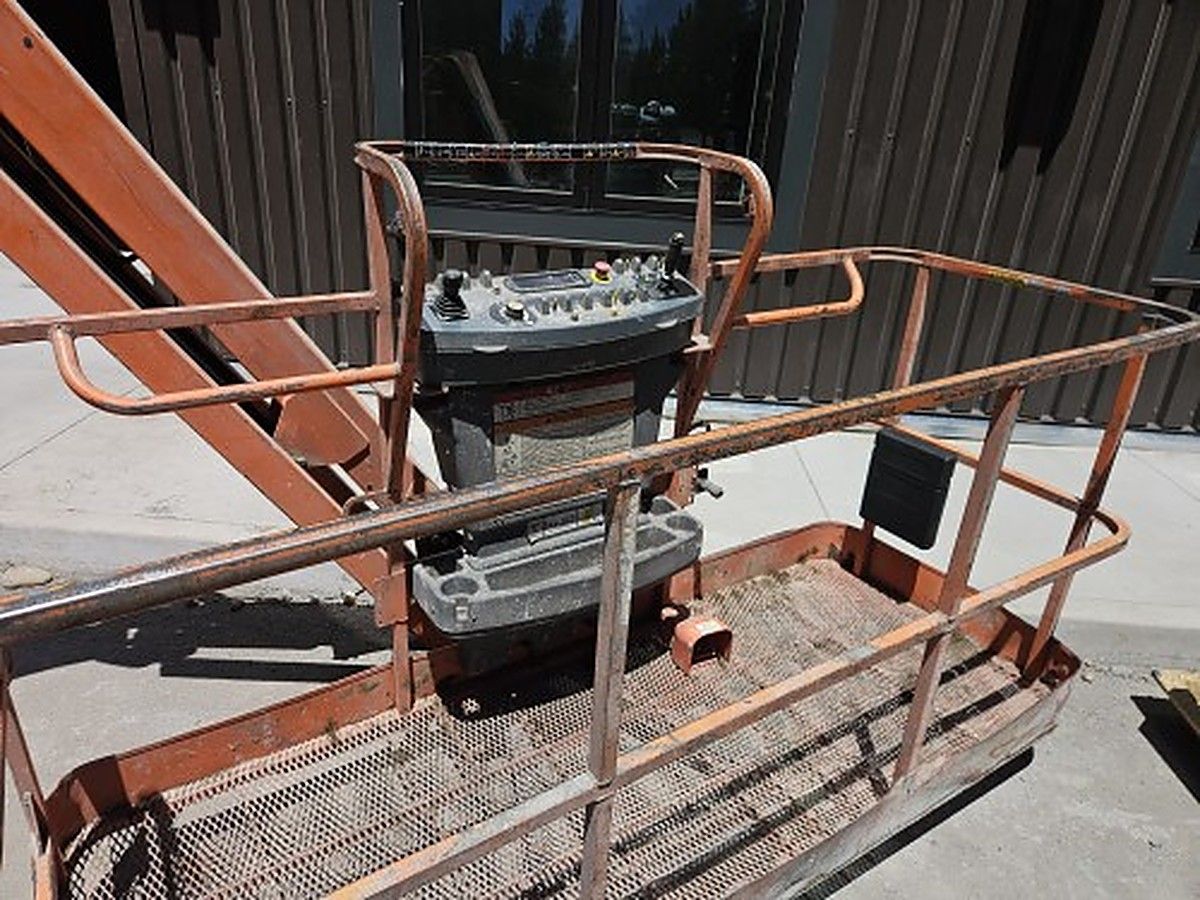 JLG 460SJ photo 13