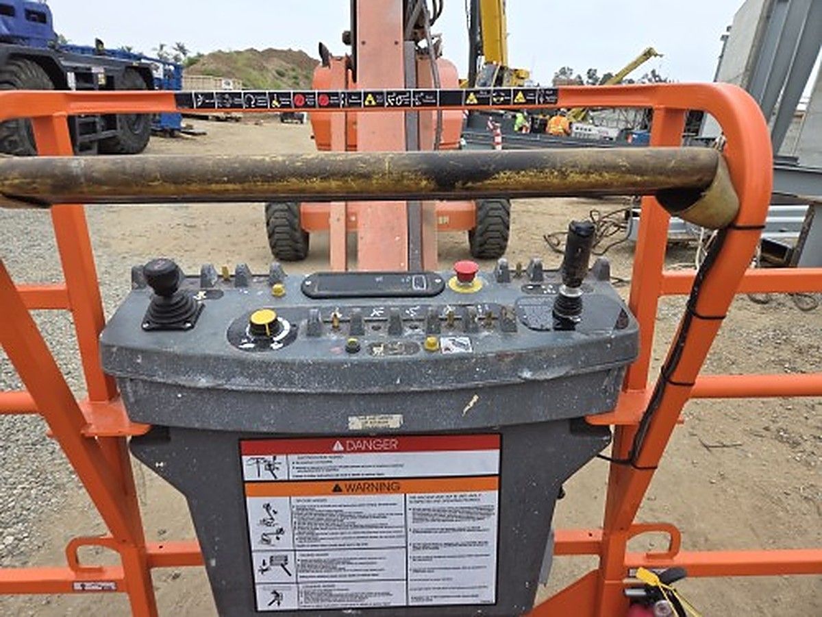 JLG 460SJ photo 4