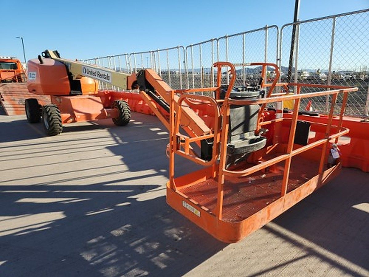 JLG 460SJ photo 2