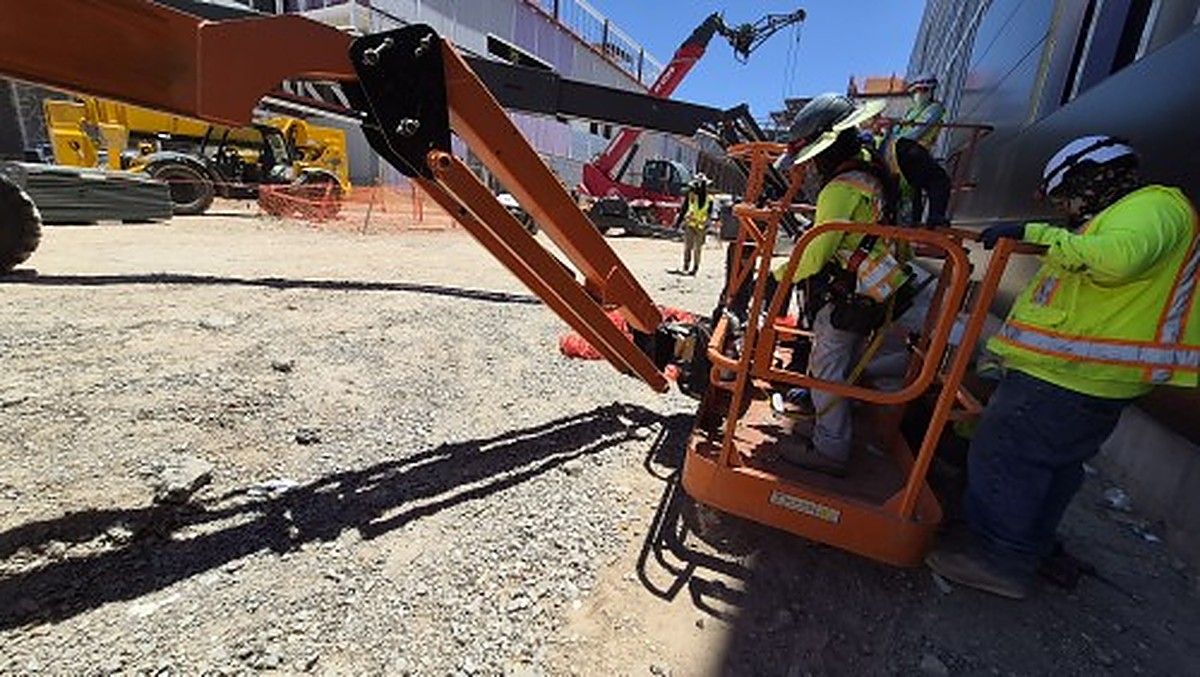 JLG 460SJ photo 9