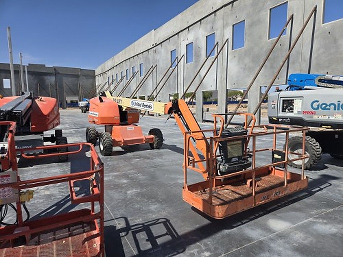 JLG 460SJ photo 11