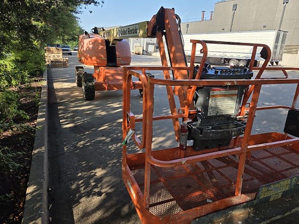 JLG 460SJ photo 2