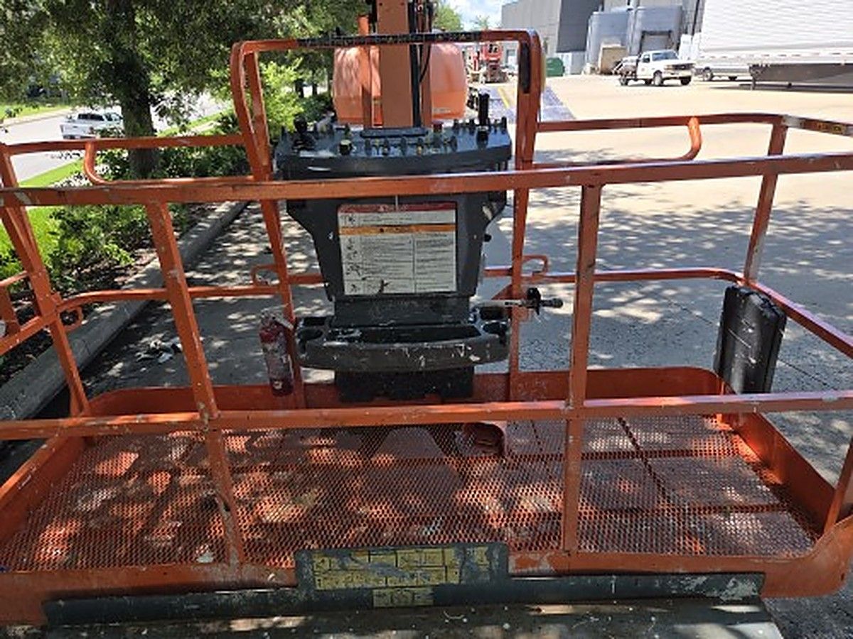 JLG 460SJ photo 3