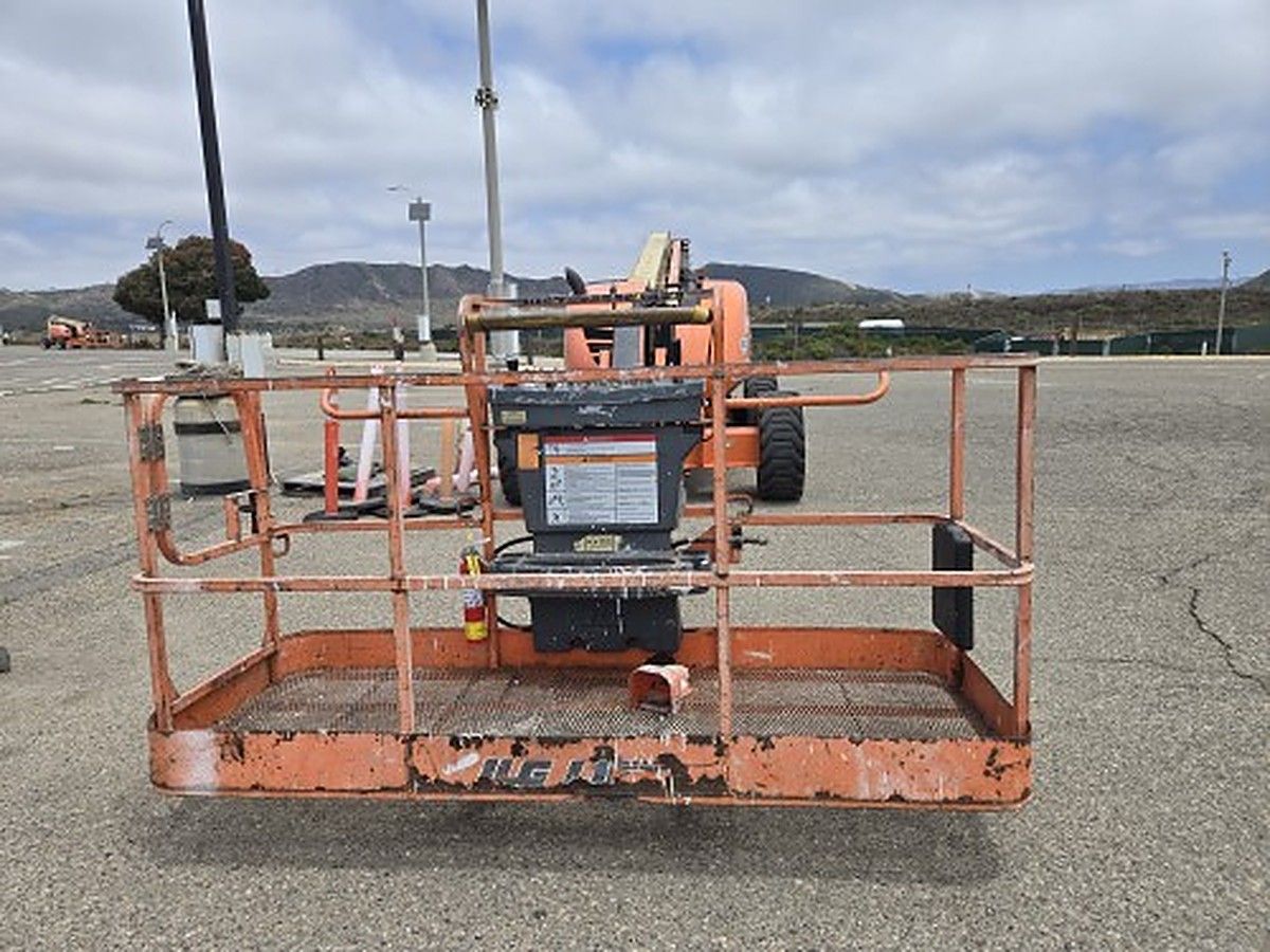 JLG 600AJ photo 5