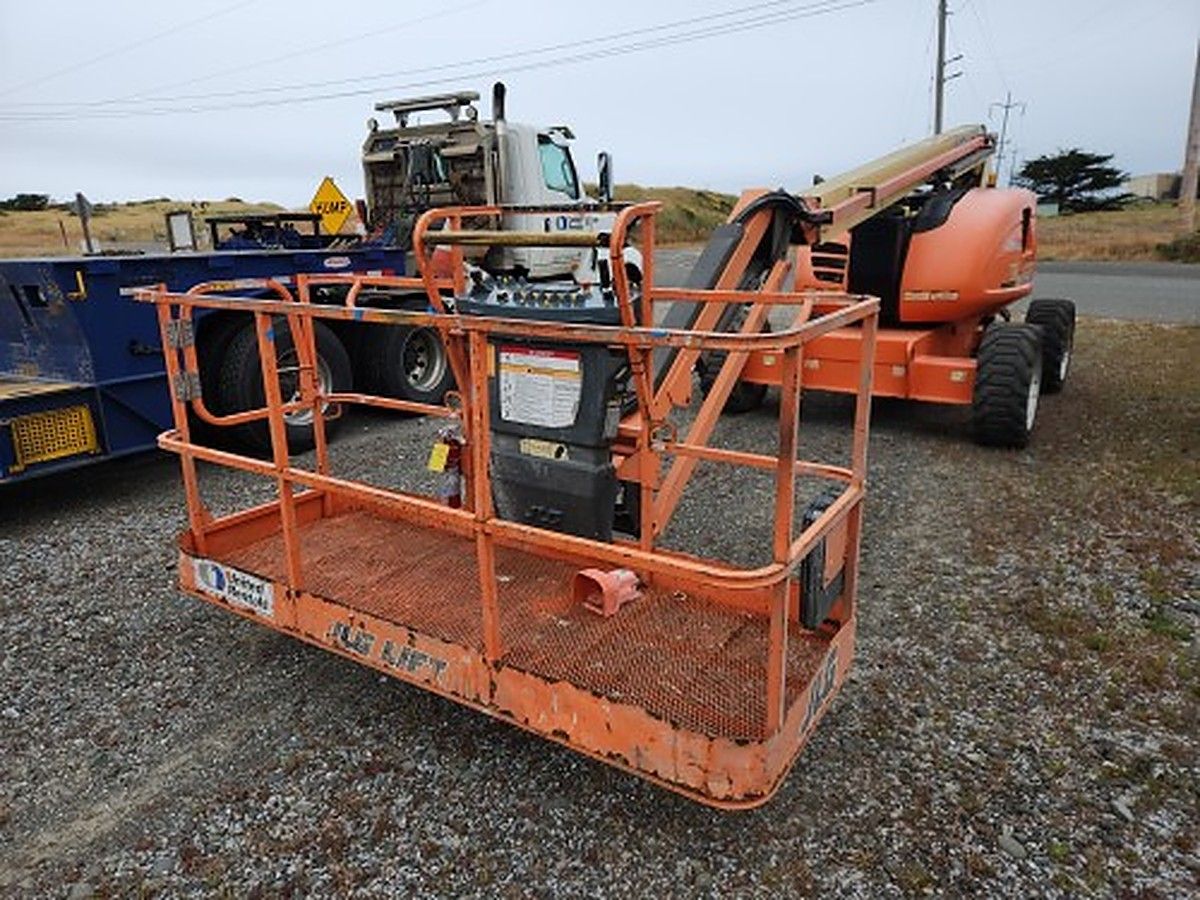 JLG 600AJ photo 2
