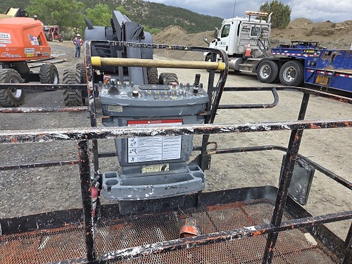 JLG 600AJ photo 4