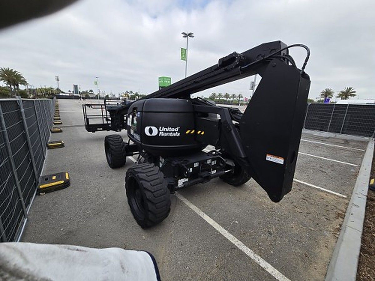 JLG 600AJ photo 2