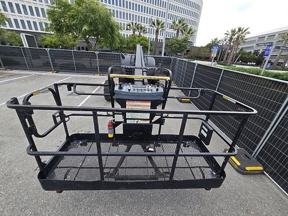 JLG 600AJ photo 8