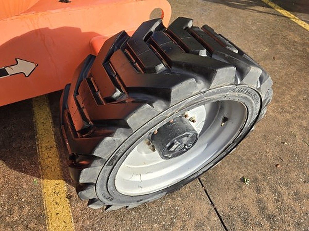 JLG 600AJ photo 13