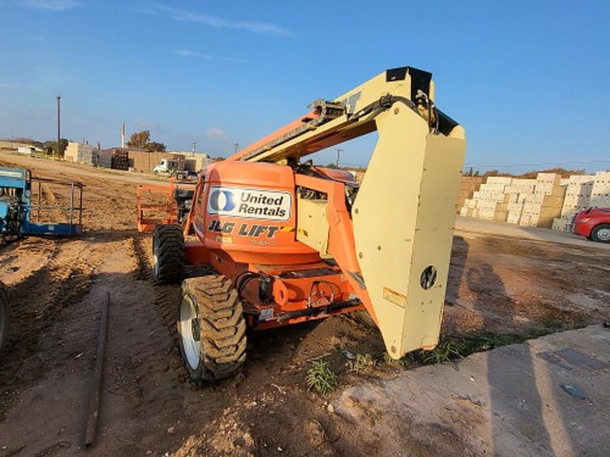 JLG 600AJ photo 2