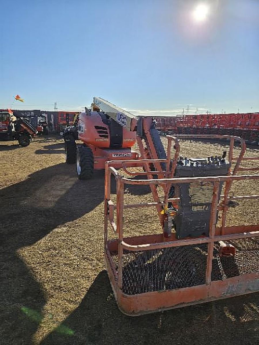 JLG 600AJ photo 2