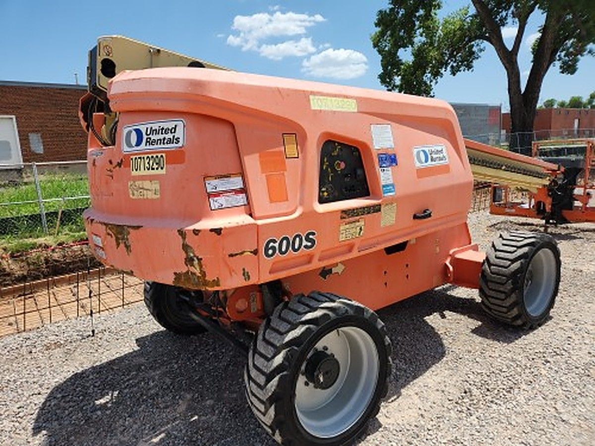 JLG 600S photo 2