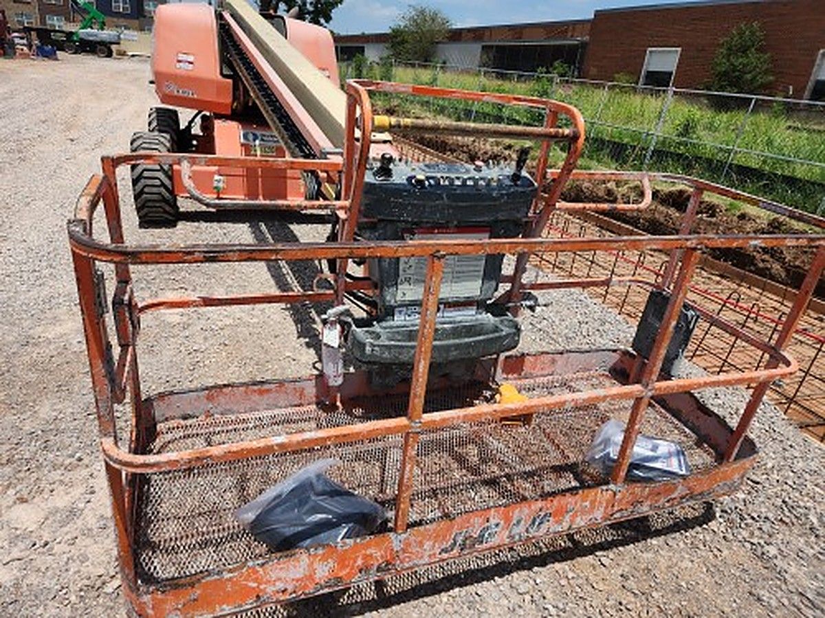 JLG 600S photo 4