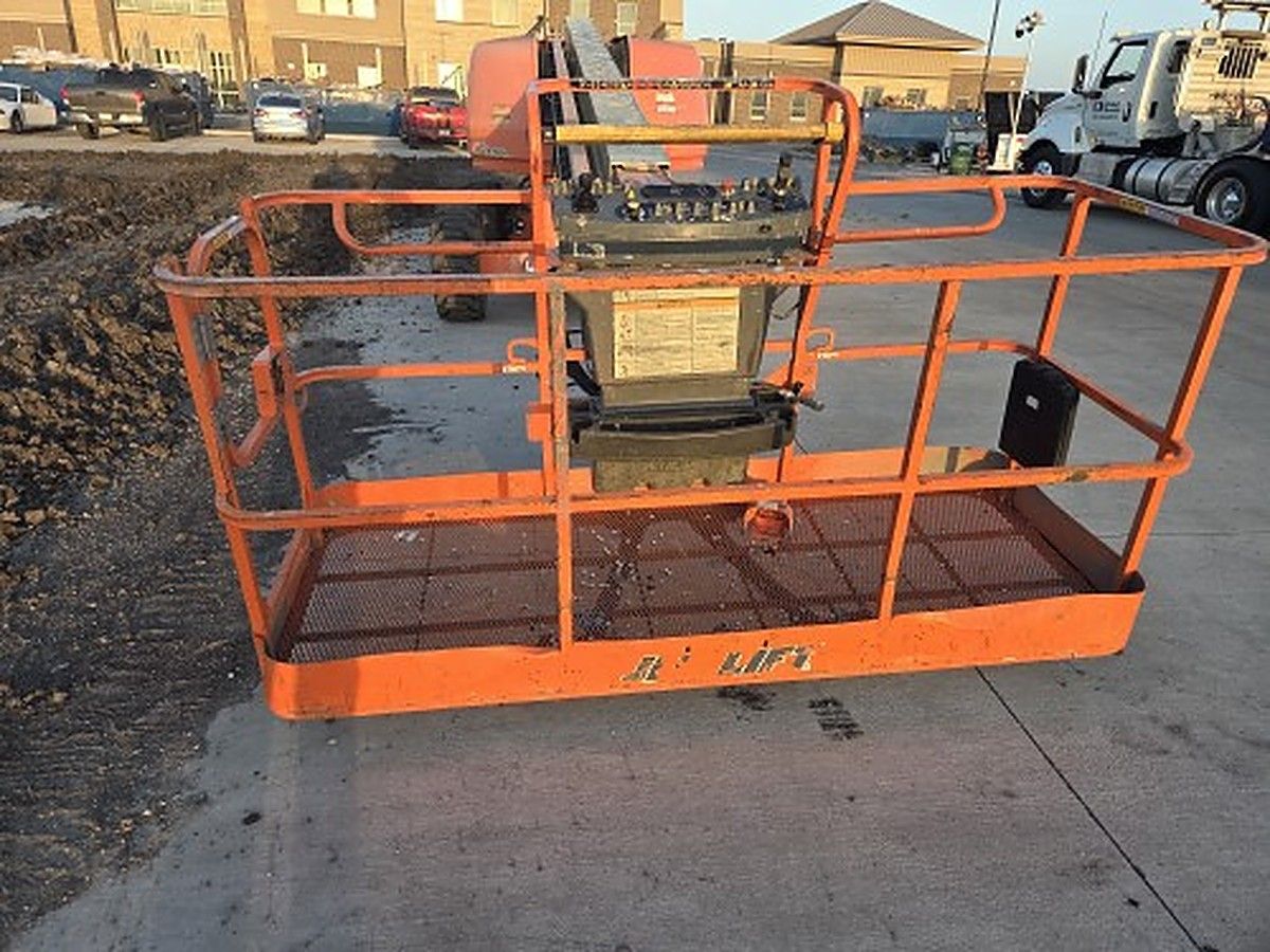 JLG 600S photo 5