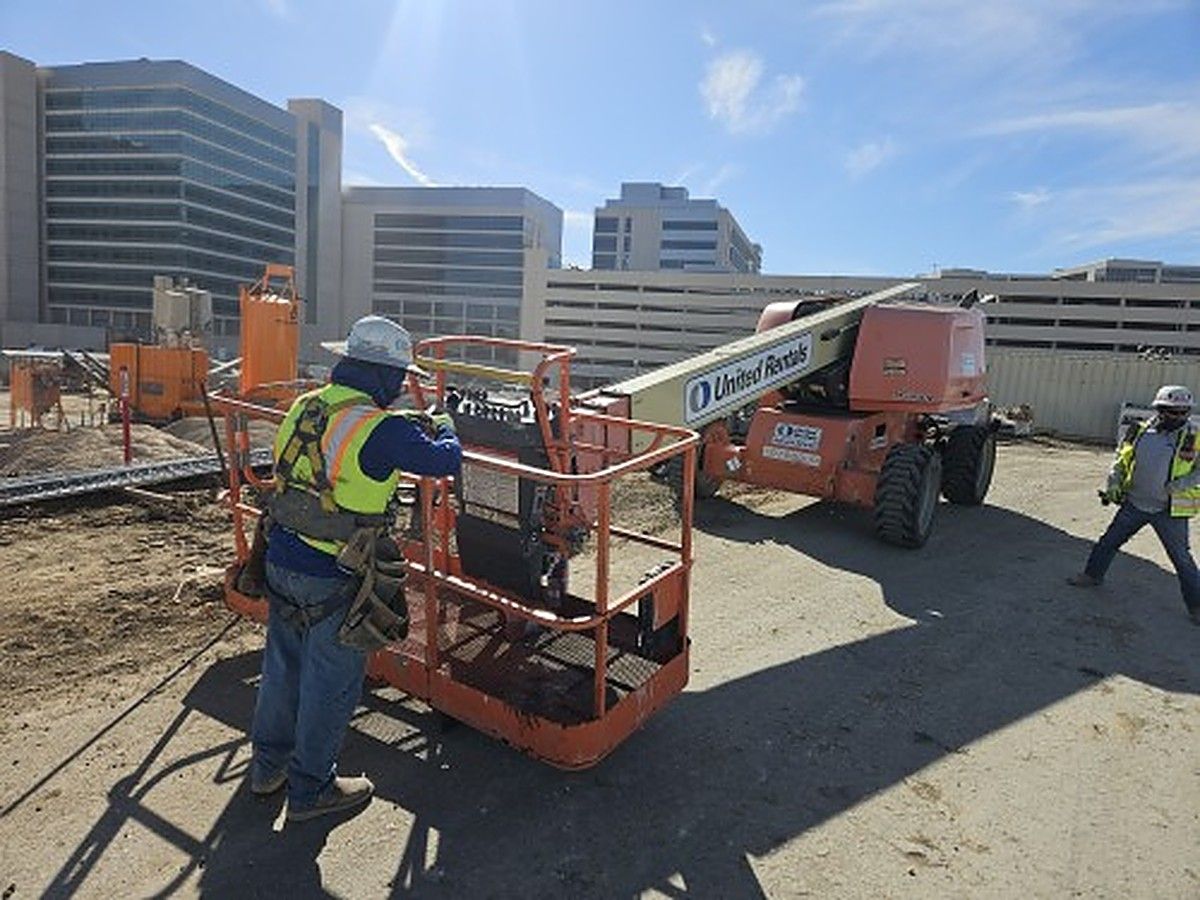 JLG 600S photo 3