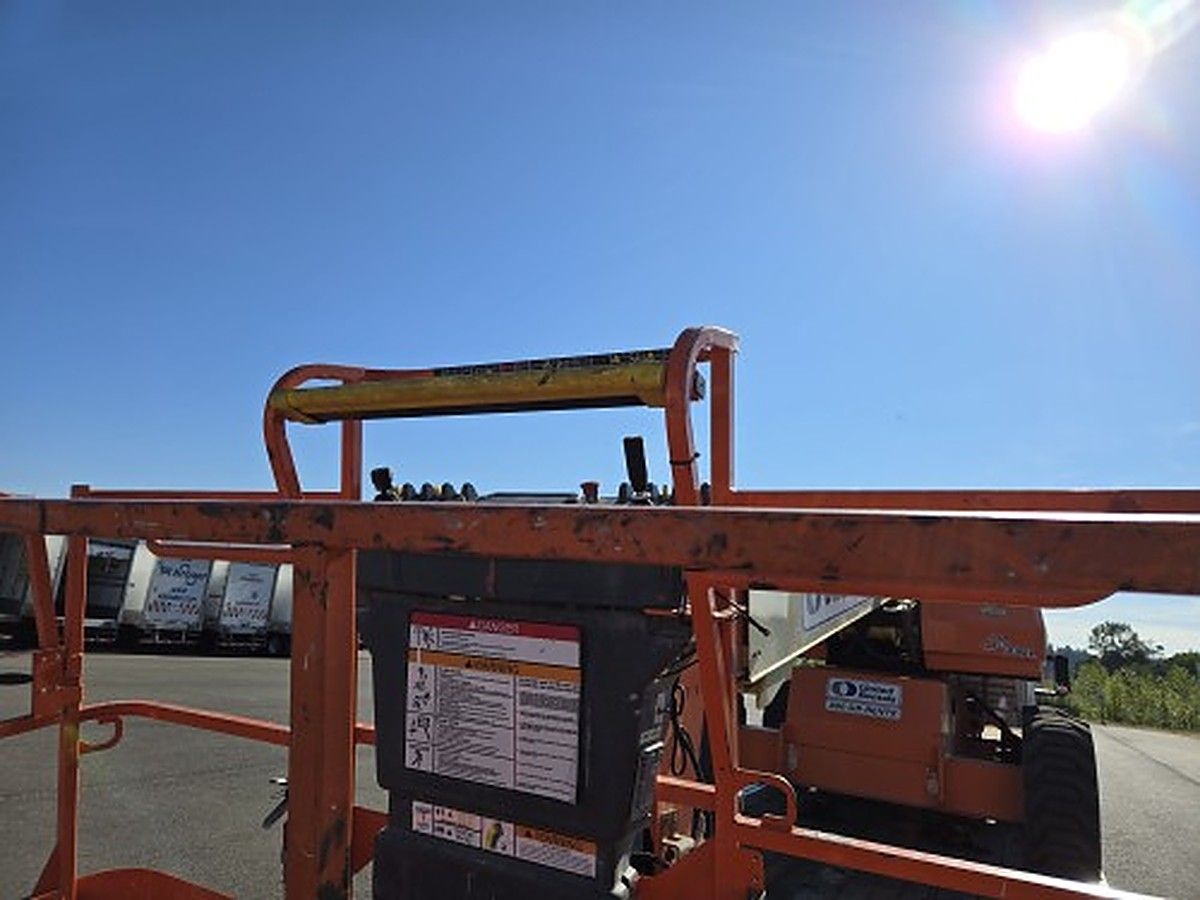 JLG 600S photo 3