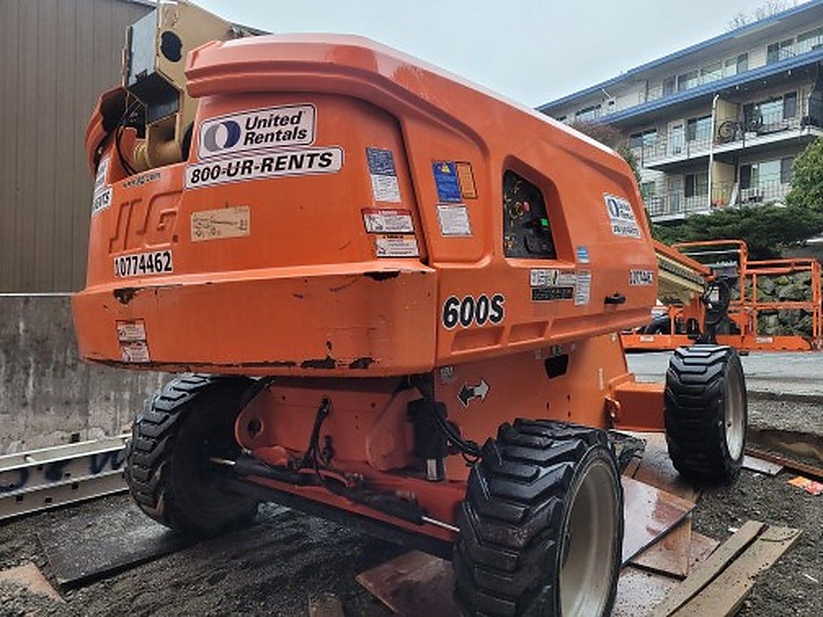 JLG 600S photo 2