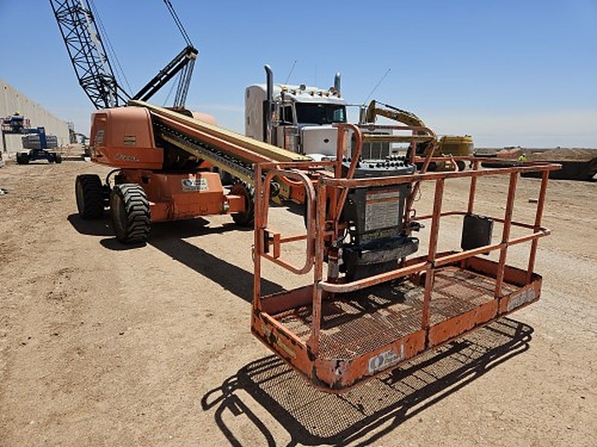 JLG 600S photo 2
