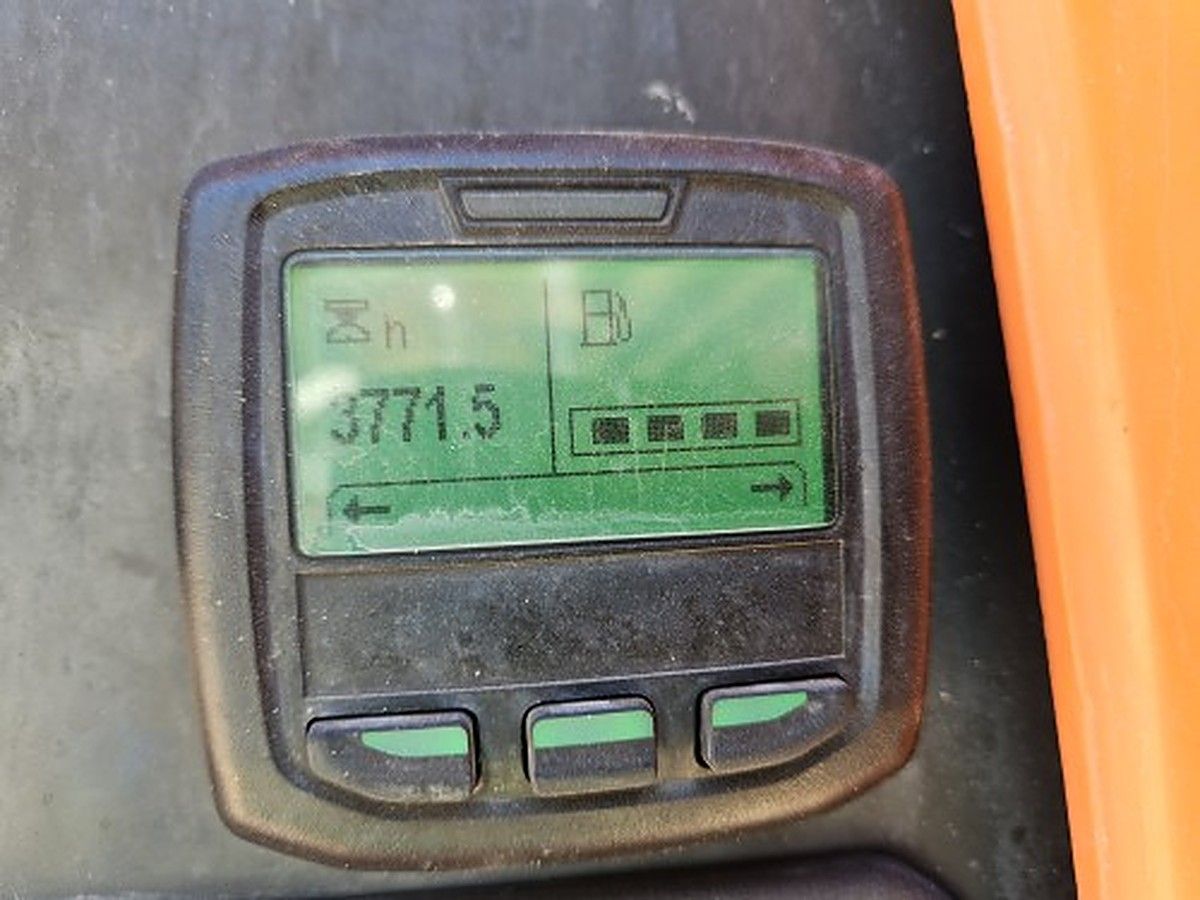 JLG 600S photo 3