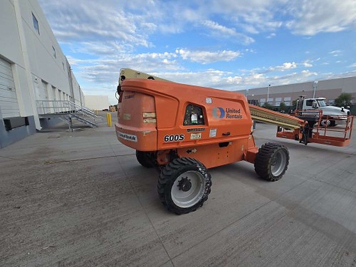 JLG 600S photo 2