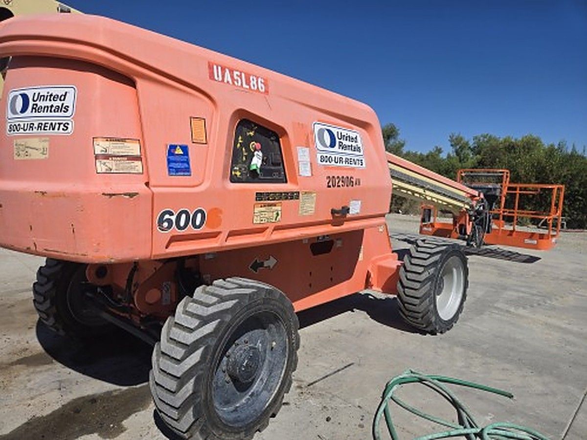 JLG 600S photo 9