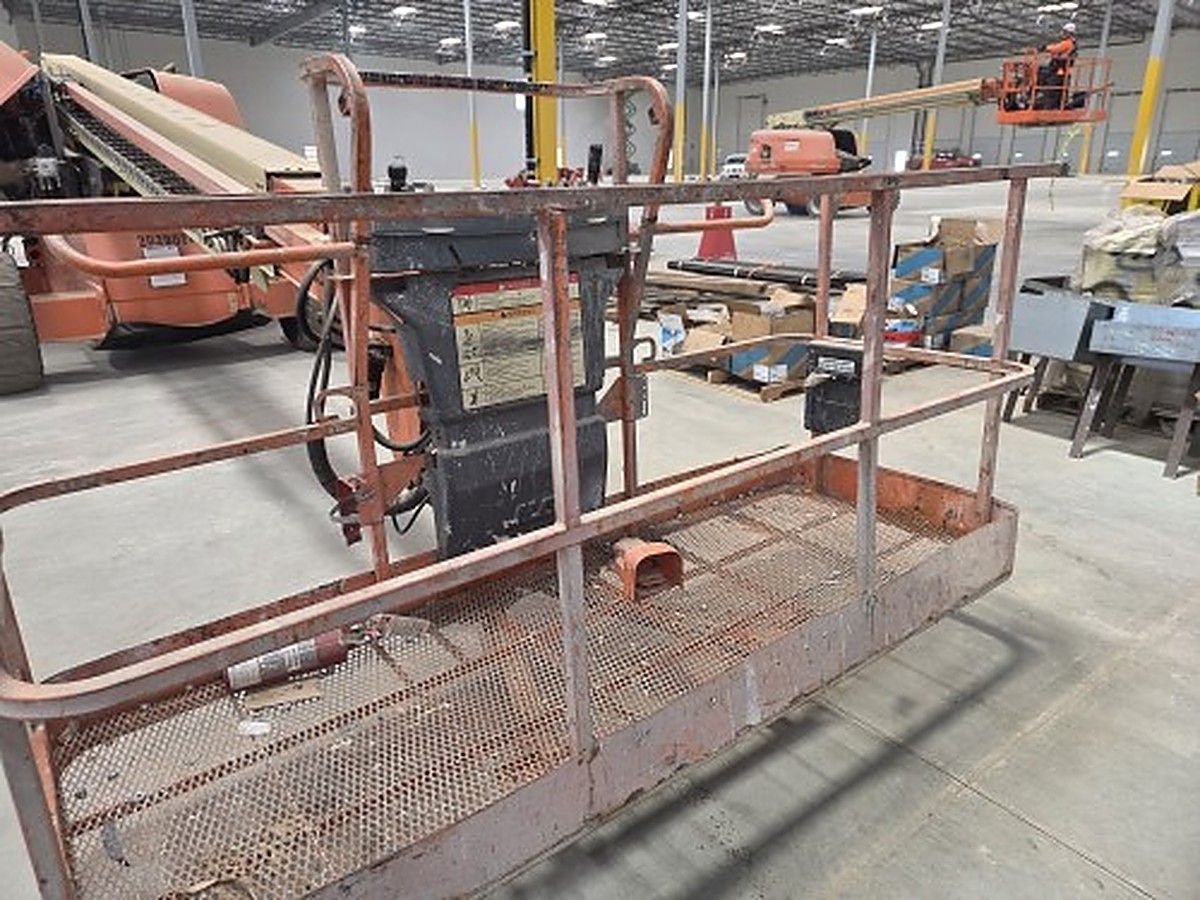 JLG 600S photo 12