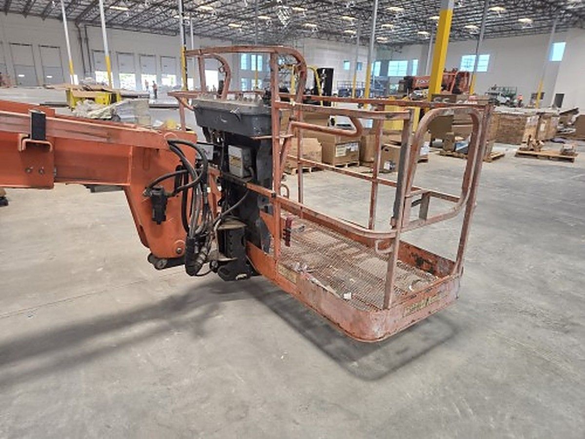 JLG 600S photo 9