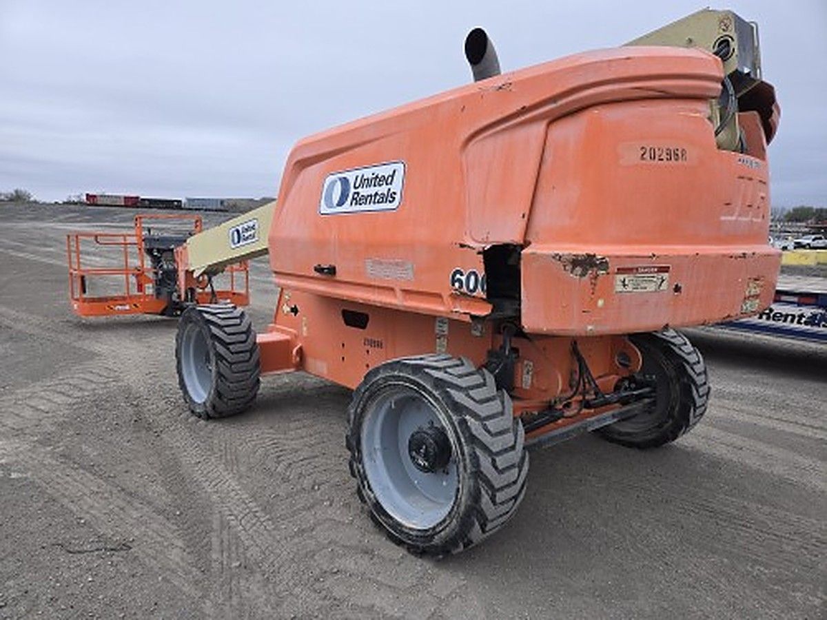 JLG 600S photo 2