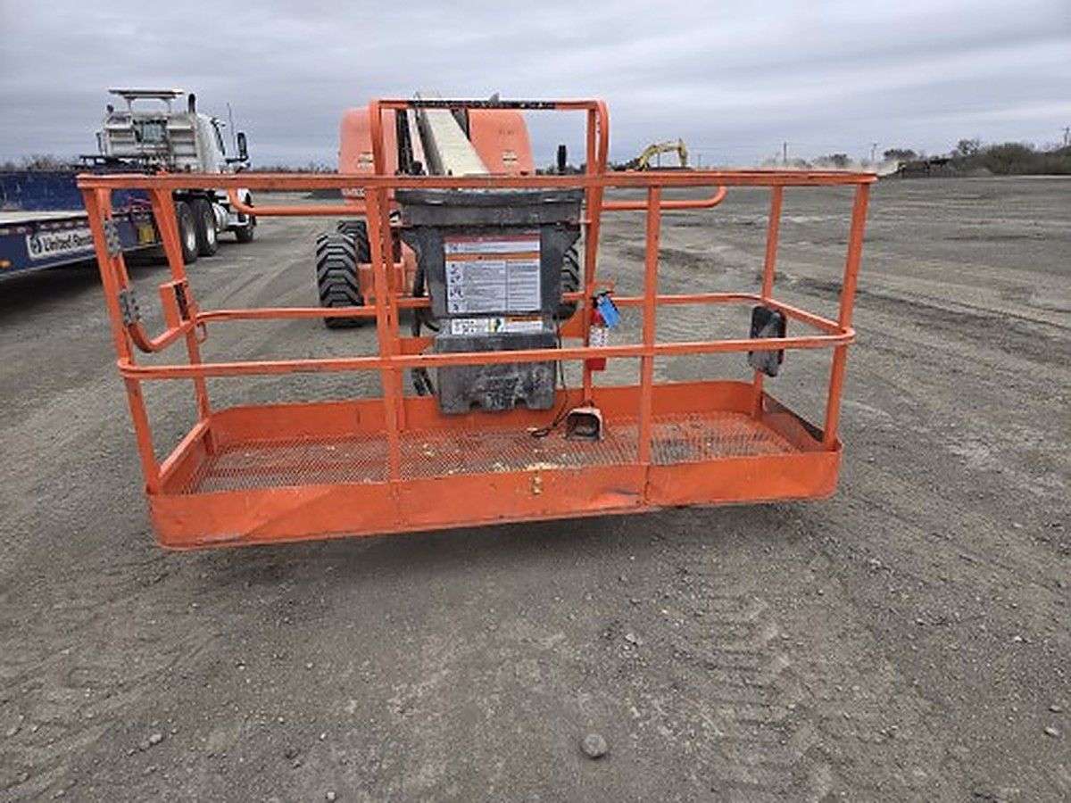 JLG 600S photo 3