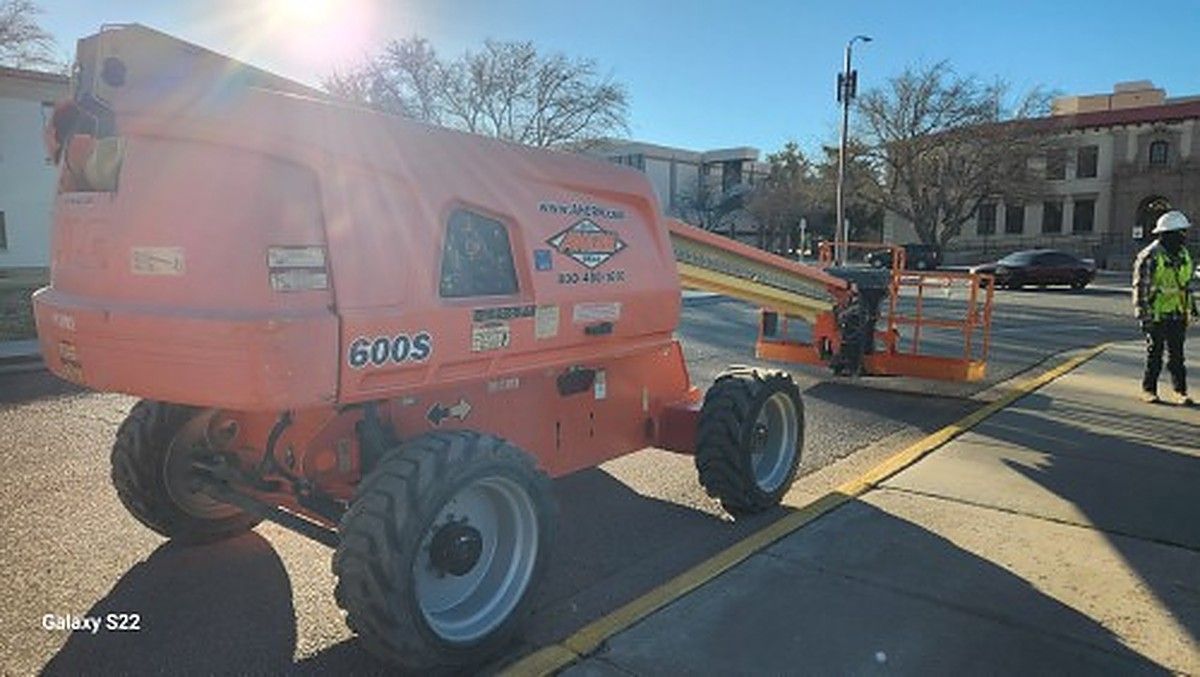 JLG 600S photo 2