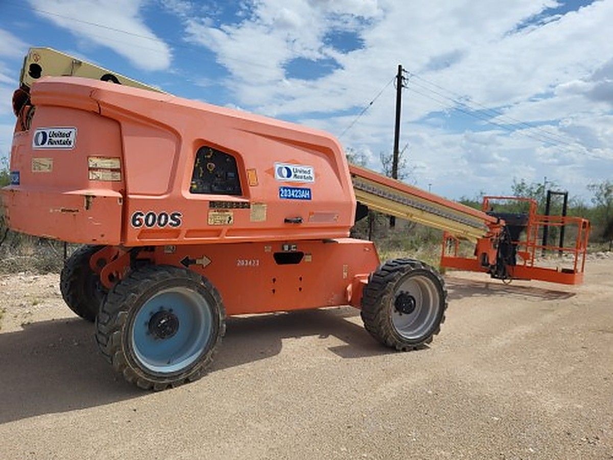 JLG 600S photo 2