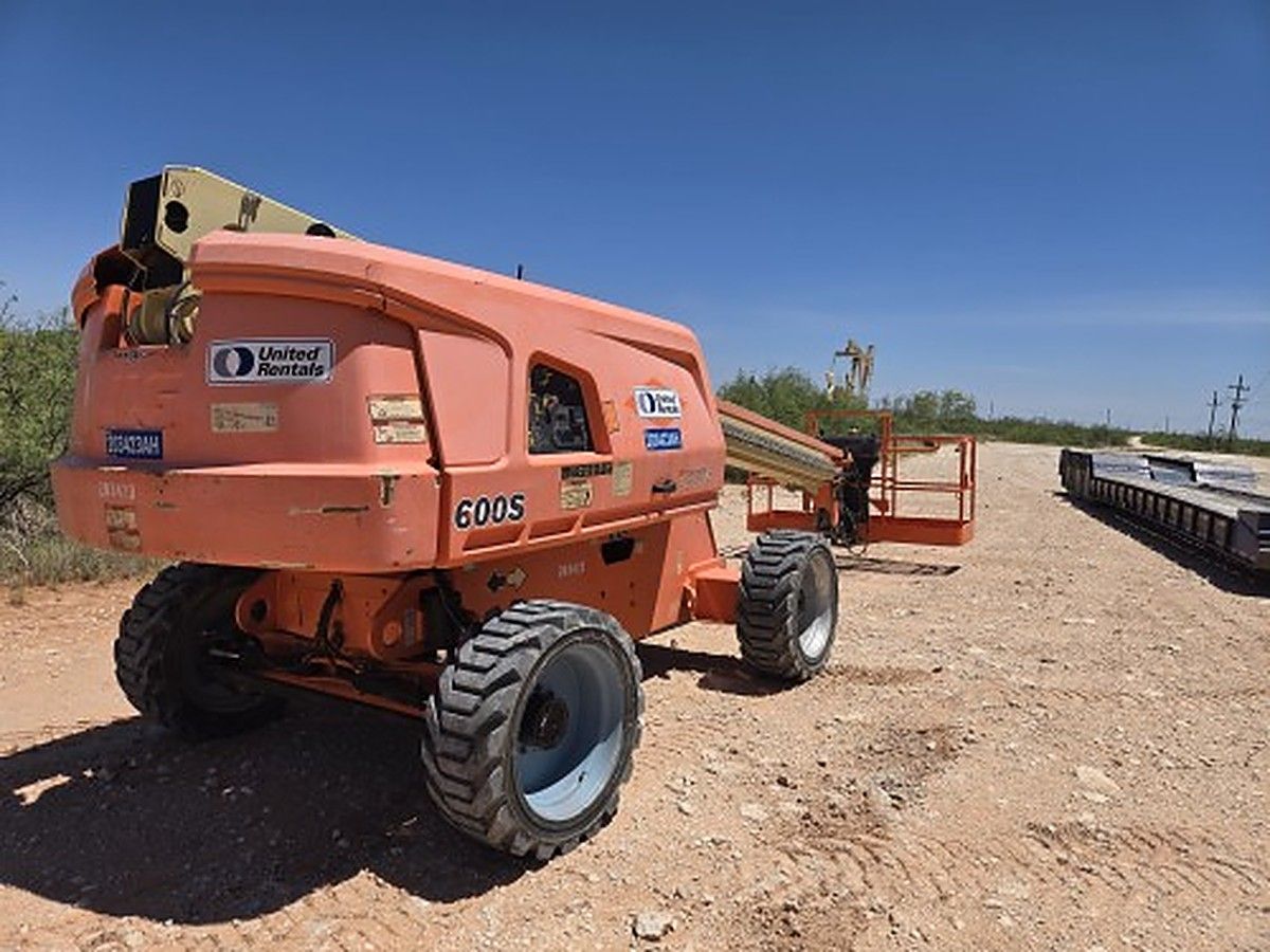 JLG 600S photo 9