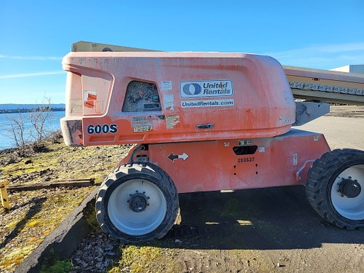 JLG 600S photo 2