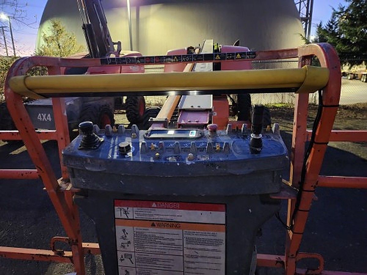 JLG 600S photo 8