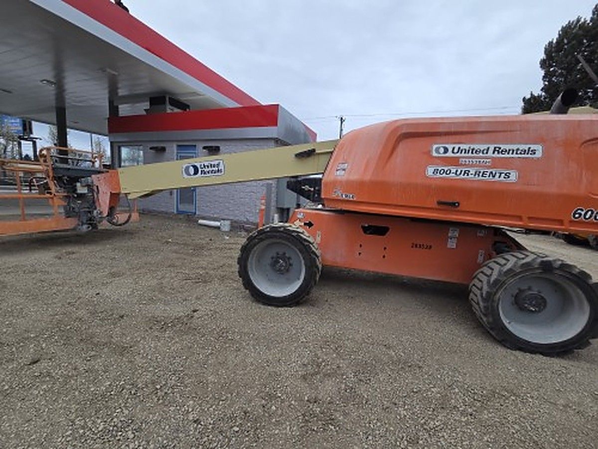JLG 600S photo 3