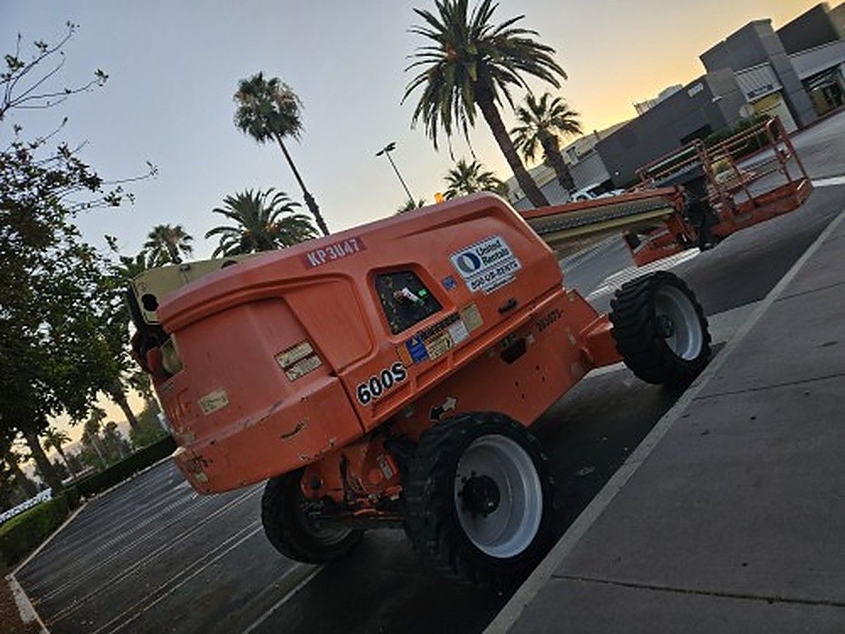 JLG 600S photo 2