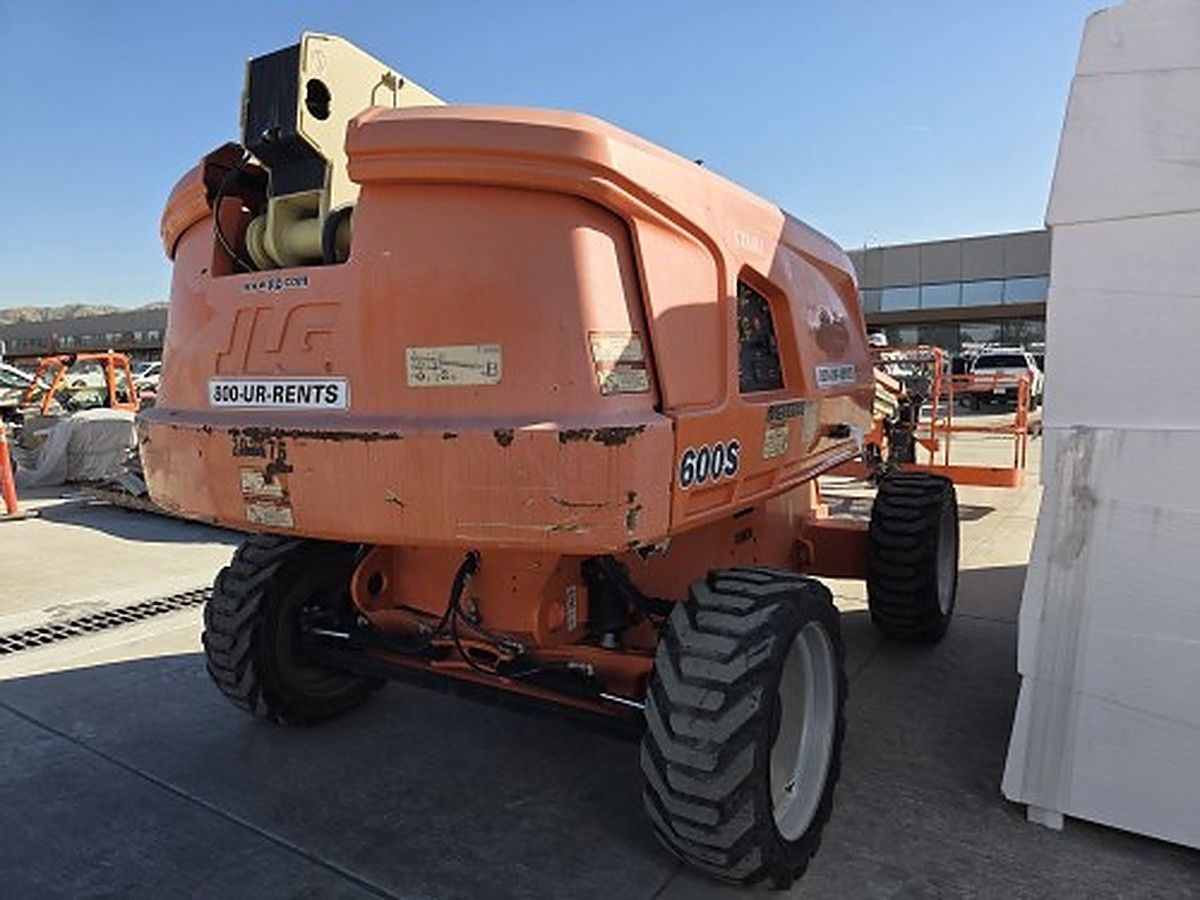 JLG 600S photo 2