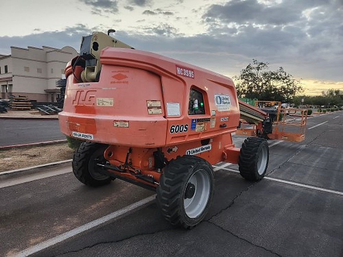 JLG 600S photo 2