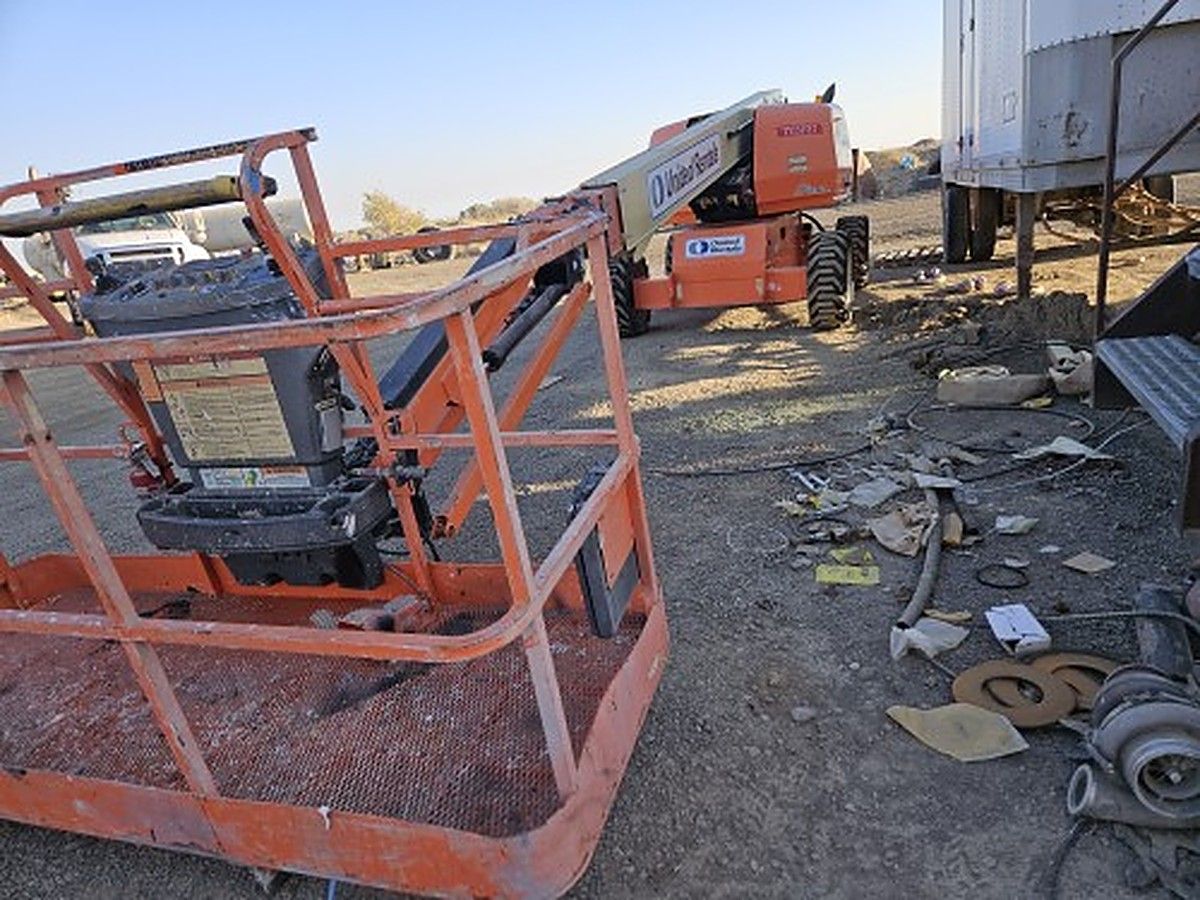 JLG 660SJ photo 2